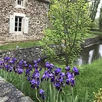 Chateau De Chambes Couette-café *