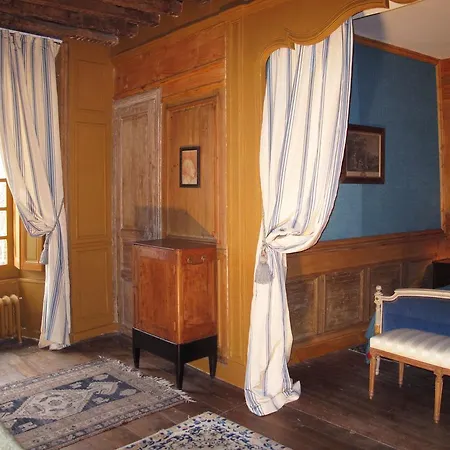 Chateau De Chambes *